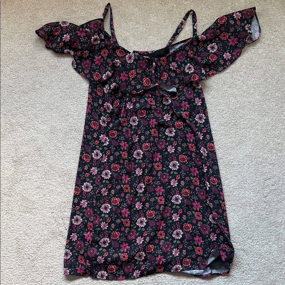 Ivy & Grey Clarisa Cold Shoulder Dress – NWT – Size Medium – Floral